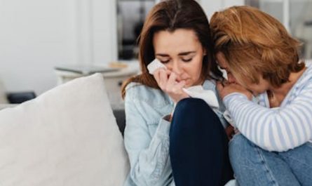 9 Spiritual Meanings of Dreaming of Your Mother Crying
