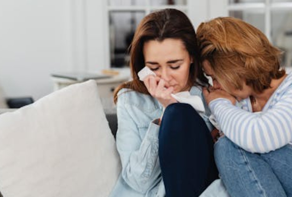 9 Spiritual Meanings of Dreaming of Your Mother Crying