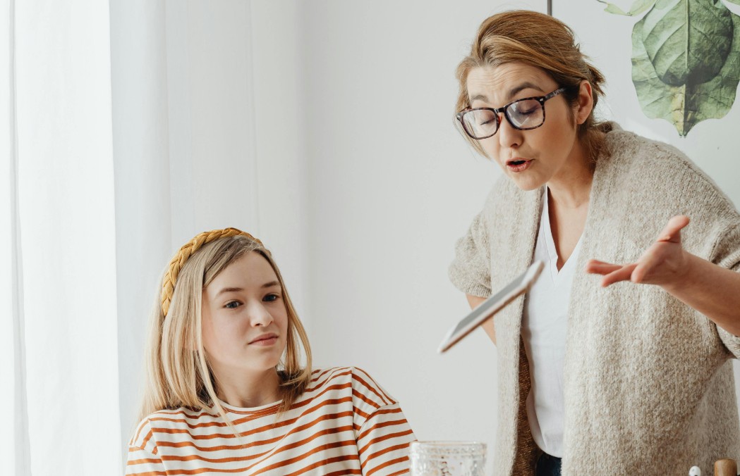 9 Spiritual Meanings of Dreaming of Arguing with Your Mother