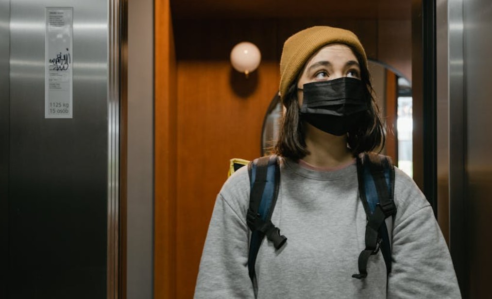 9 Spiritual Meanings of Dreaming About Riding an Elevator