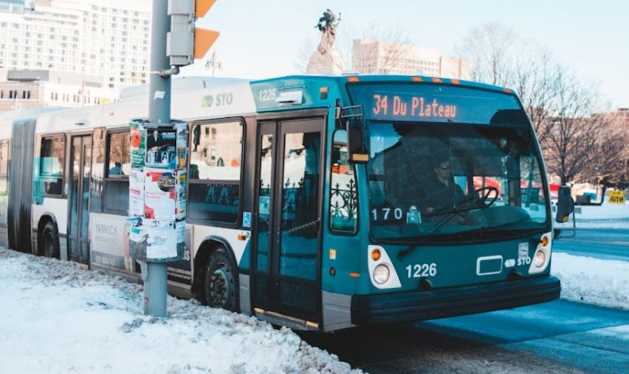 9 Symbolic Meanings of Dreaming of a Bus Leaving