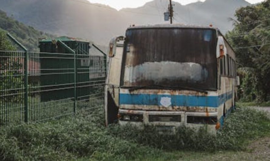 9 Symbolic Meanings of Dreaming about a Bus Accident