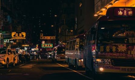 9 Symbolic Meanings of Dreaming About a Bus That Doesn't Come