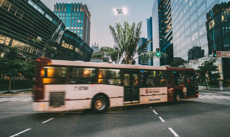 9 Symbolic Meanings of Dreaming of a Bus Passing By