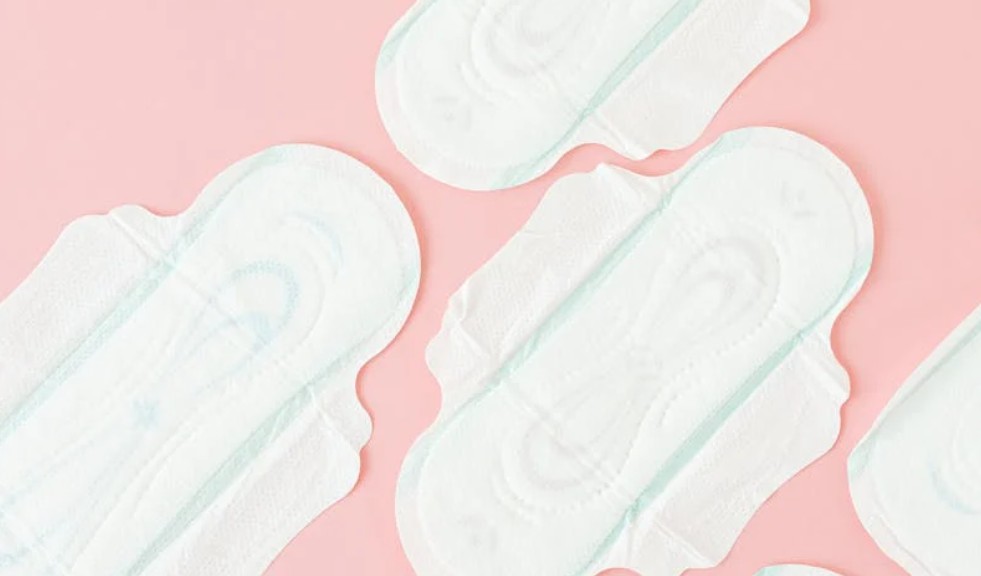 9 symbolic meanings of dreaming about receiving sanitary napkins