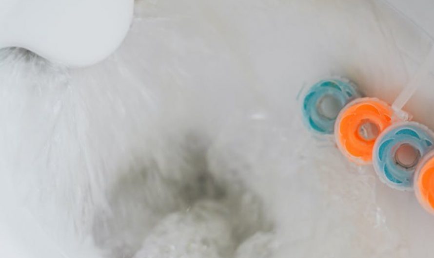 9 Symbolic Meanings of Dreaming About Unclogging a Toilet