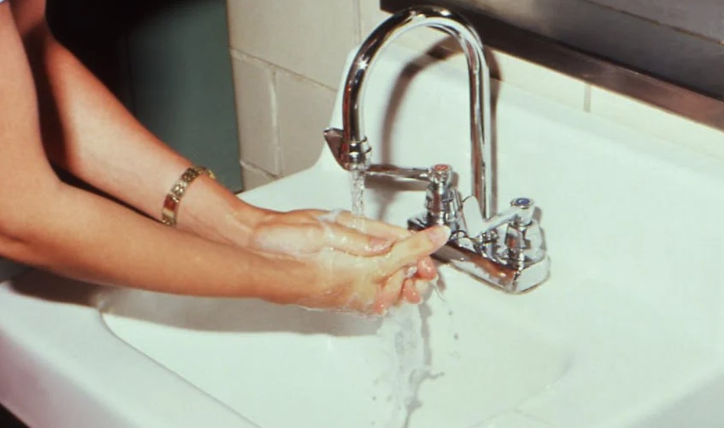 9 Symbolic Meanings of Dreaming of Defecation in a Toilet