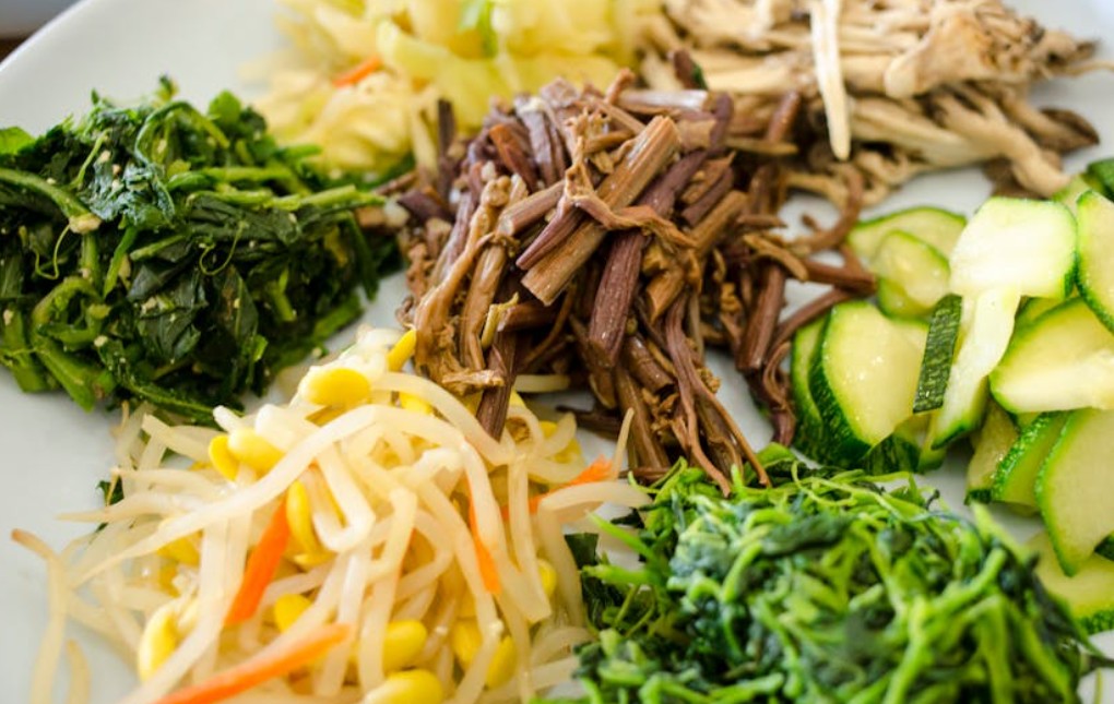 9 Symbolic Meanings of Dreaming About Making Side Dishes