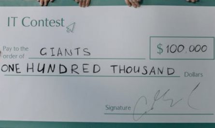 10 Interpretations of Dreaming of Receiving a Check