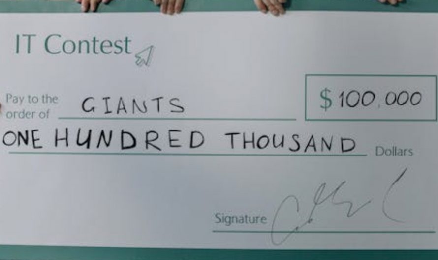10 Interpretations of Dreaming of Receiving a Check