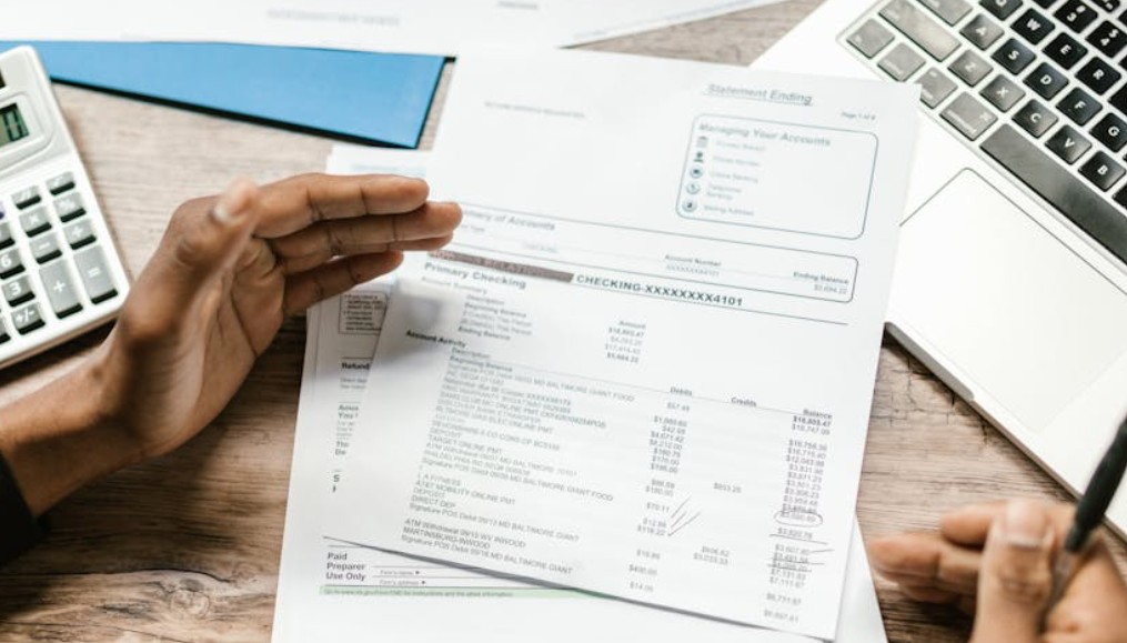 9 Interpretations of Dreaming of Blank Checks
