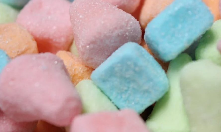 9 Interpretations of Dreaming About Buying Chewing Gum