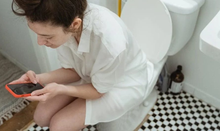 8 Spiritual Meanings of Dreaming About Defecation