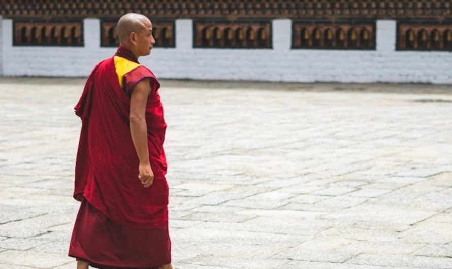9 Spiritual Meanings of Dreaming of Becoming a Monk