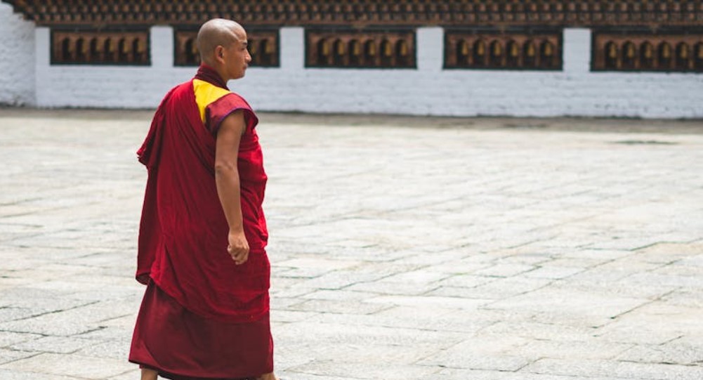 9 Spiritual Meanings of Dreaming of Becoming a Monk