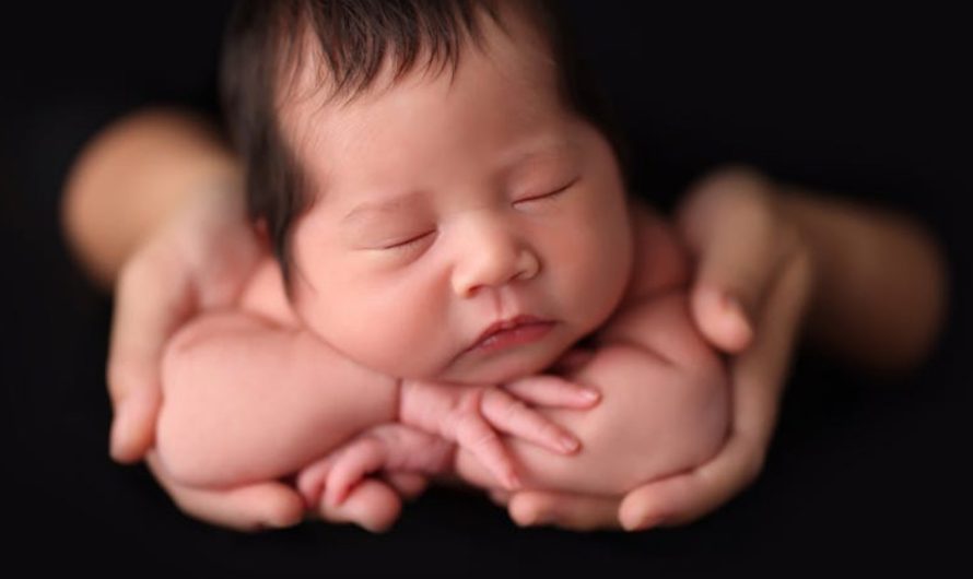 9 Spiritual Meanings of Dreaming of Embracing a Newborn