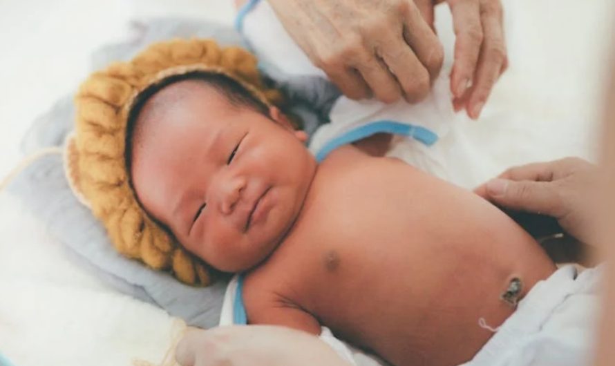 9 Spiritual Meanings of Dreaming of a Smiling Newborn