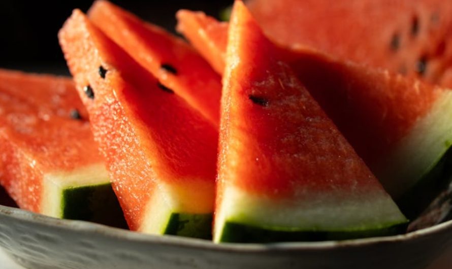9 Spiritual Meanings of Dreaming of Receiving a Watermelon as a Gift