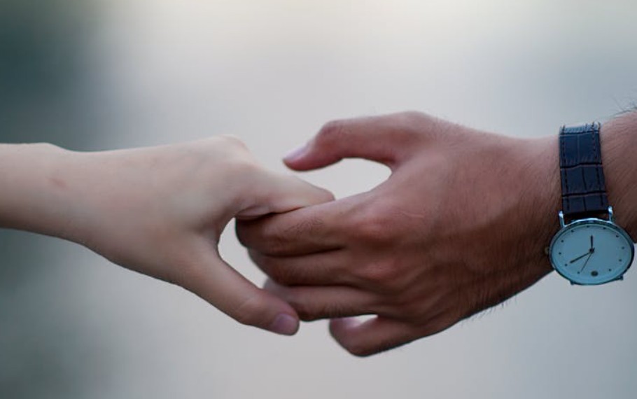 9 Spiritual Meanings of Dreaming About Dating a Celebrity