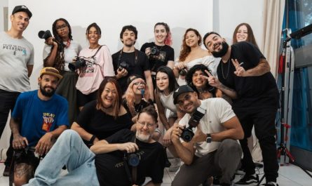 9 Spiritual Meanings of Dreaming About Taking a Photo with a Celebrity