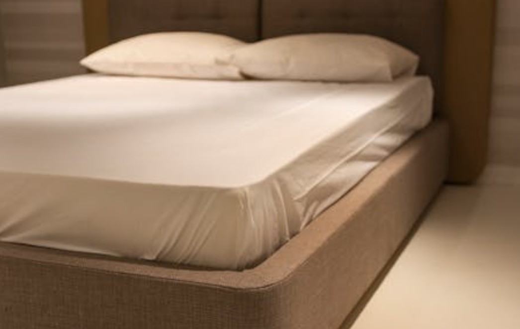 9 Spiritual Meanings of Dreaming of Sharing a Bed with a Celebrity