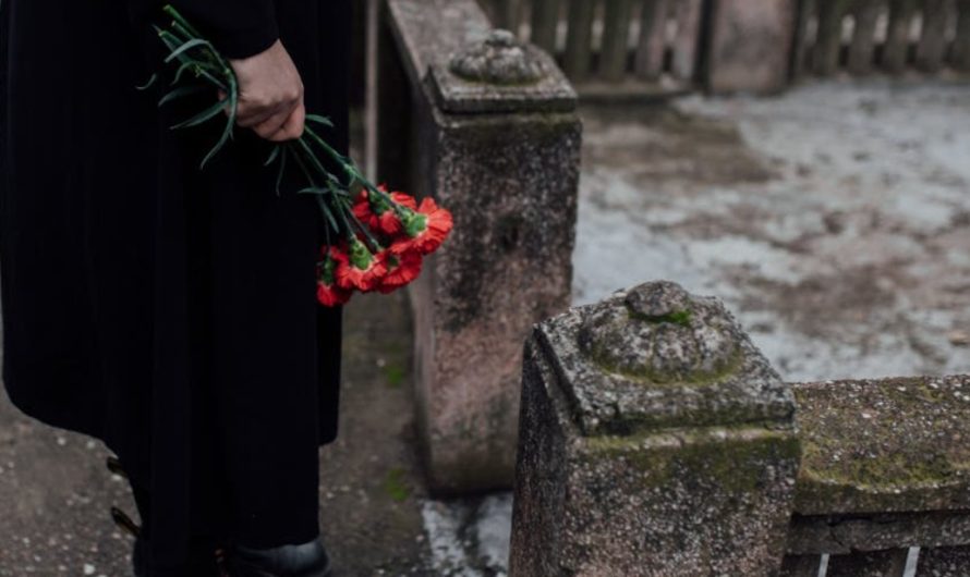 9 Spiritual Meanings of Dreaming About the Death of a Family Member