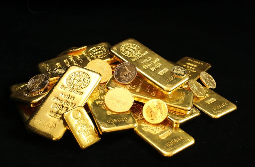 9 Spiritual Meanings of Dreaming About Gold Being Stolen