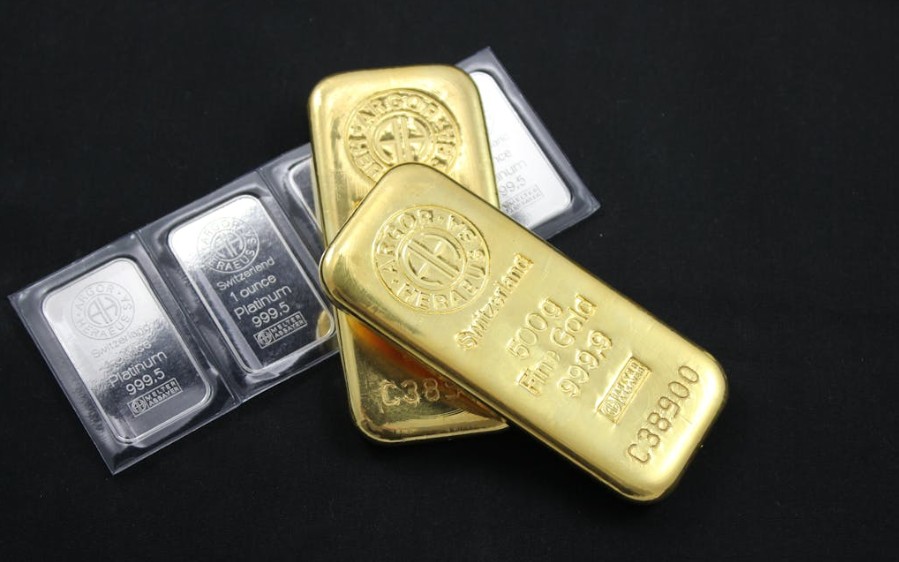 9 Spiritual Meanings of Dreaming about Obtaining Gold