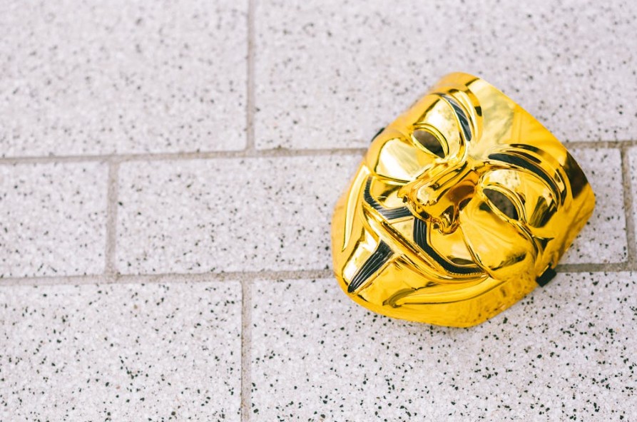 9 Spiritual Meanings of Dreaming about Picking Up Gold