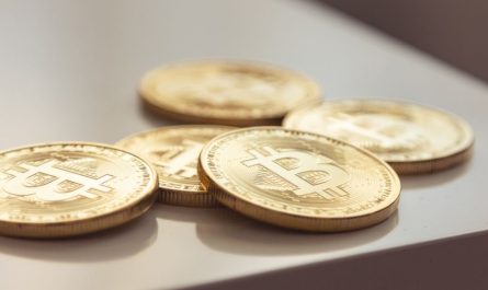 9 Spiritual Meanings of Dreaming of Stealing Gold