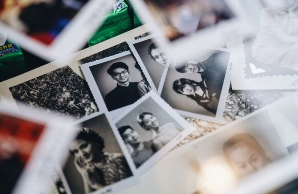 9 Spiritual Meanings of Dreaming About an Ancestor Passing Away