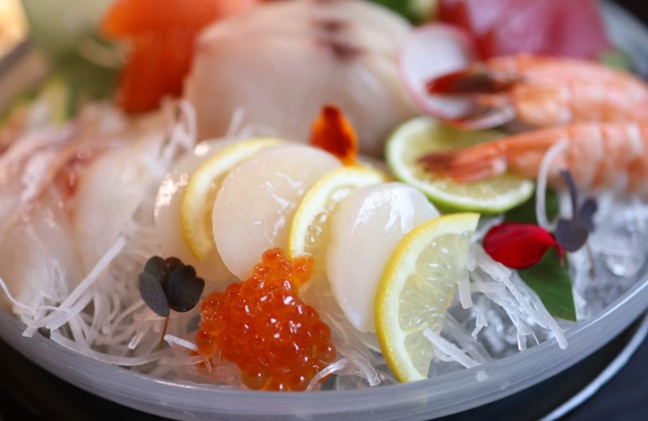 9 Spiritual Meanings of Dreaming About Slicing Sashimi
